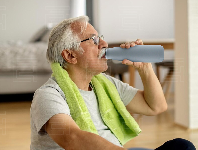 Persisting in Using a Thermos to Drink Hot Water, Safeguarding the Health of Coronary Heart Disease Patients