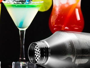 为什么不锈钢水杯不能装各类果汁使用